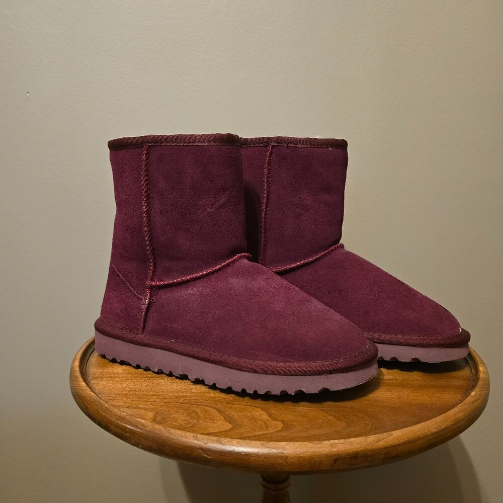 NWOT, Women's Ugg Boots